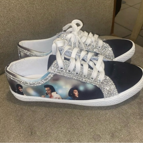 Ladies size 9:5 Elvis Presley canvas preowned shoes Bradford exchange exclusive - Picture 2 of 5